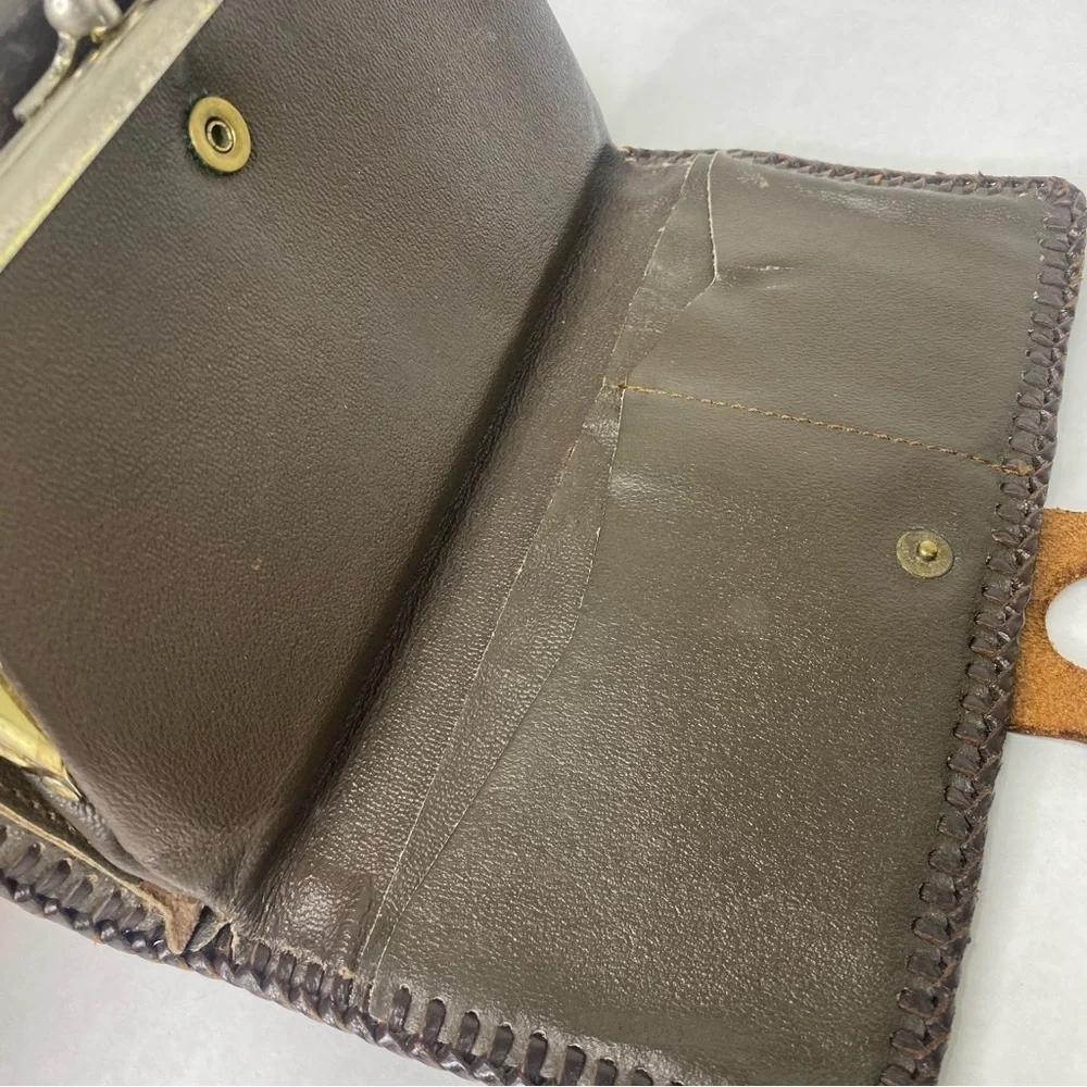 Vintage Brown Leather Hand Tooled Zipper Coin Change Wallet Flowers Western